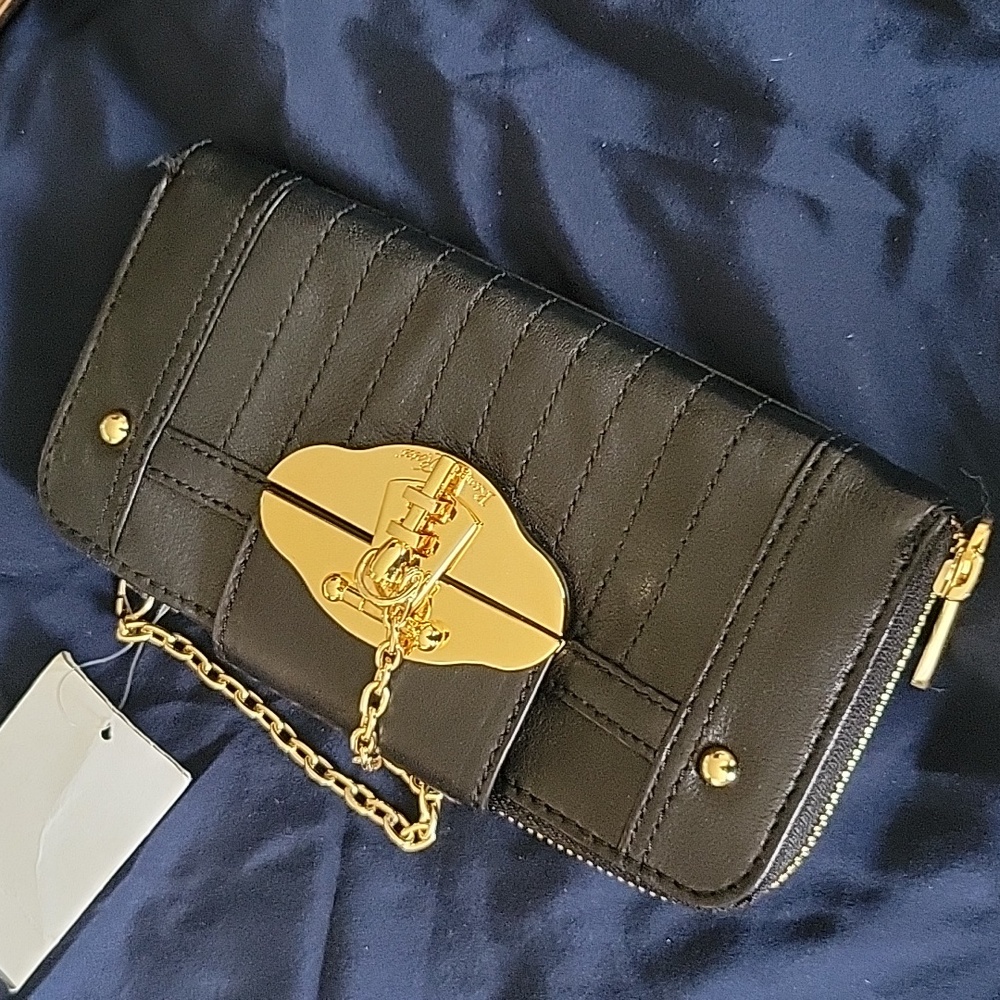 NWT ROUGH ROSES BLACK LEATHER GOLD LOCK WALLET